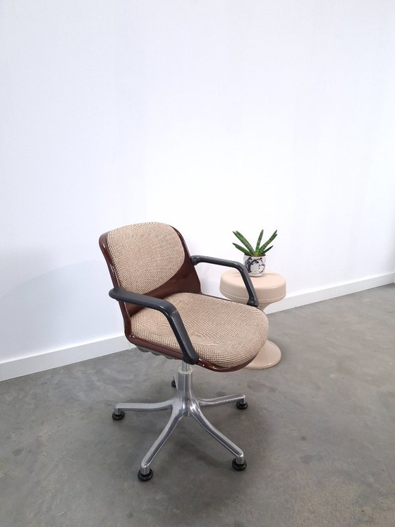 Office chair Burkhard Vogtherr for Fröscher Sitform 70s, chair 2 – Plastic (photo 2 of 13)