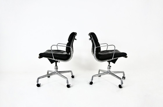 Sedie Soft Pad di Charles & Ray Eames per Ring Mobelfabrikk Norvegia, anni '70 – Ring Møbelfabrikk (photo 6 of 13)