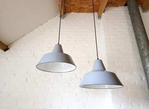Set di 2 lampade a sospensione industriali in smalto grigio
