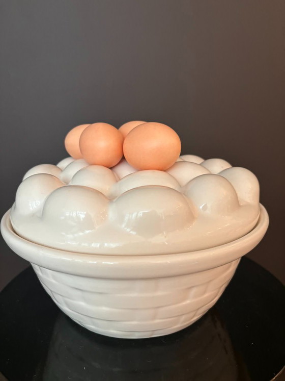 Image 1 of Vintage Italiaanse Majolica eierterrine met deksel 