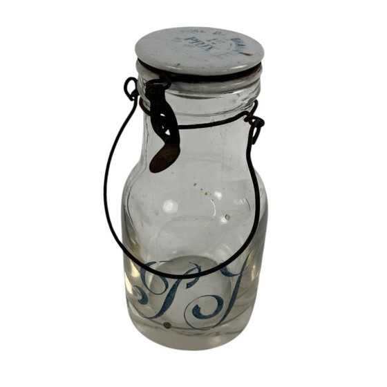Image 1 of Collection de 42 bouteilles anciennes françaises de lait, de vin et de spiritueux