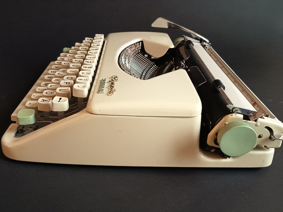 Image 1 of Olympia Splendid33 typemachine, volledig gerestaureerd, met koffer, 1964