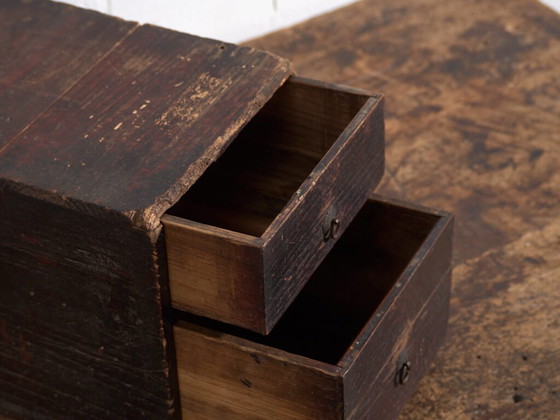 Antique small lacquered Japanese chest with two drawers – Japan, circa 1910 – Chest of drawers, Iron (photo 15 of 40)