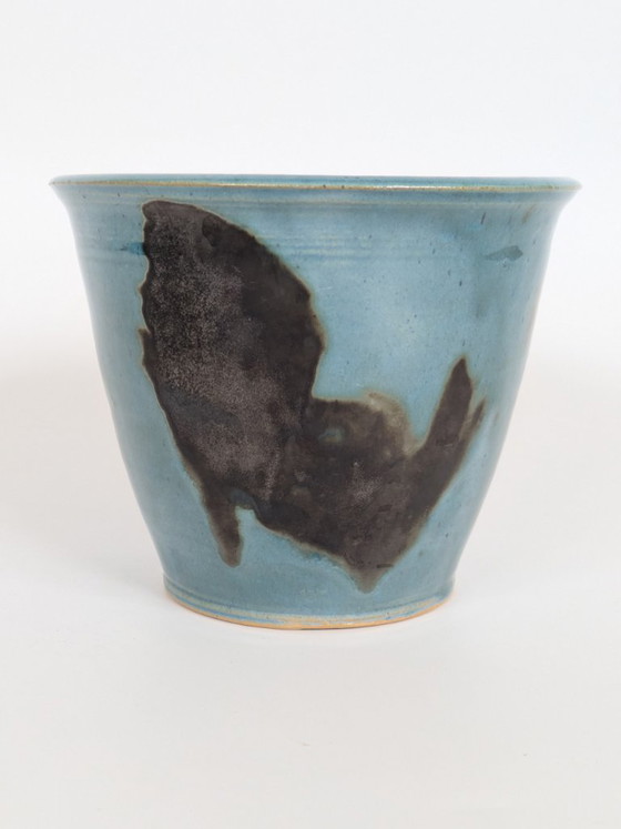 Vintage Studio Pottery plantenpot met gespikkelde turquoise en antracietkleurige glazuur, gesigneerd door de (photo 3 of 15)