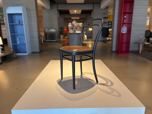 Thonet 214p Stoel