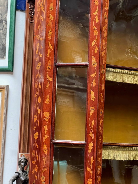 Renaissance display case. Dutch marquetry with floral motifs. – Display cabinets, Wood (photo 5 of 8)
