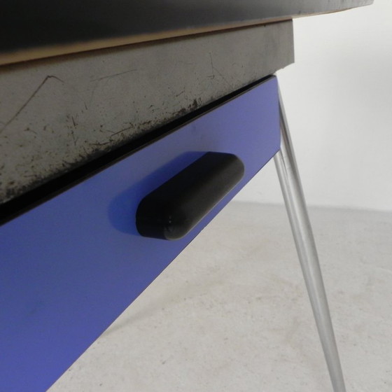 Formica table, desk with 2 drawers, 1950s – Dining tables, Plastic, Iron (photo 14 of 19)