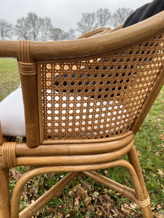 Image 1 of Due sedili avvolgenti in fettuccia e bambù