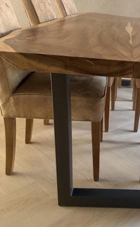 Image 1 of SUAR Esstisch aus laminiertem Baumstamm