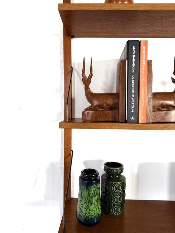 Sistema di pareti in teak danese vintage anni '60 – Armadi a muro, Wood, Brass (photo 10 of 12)