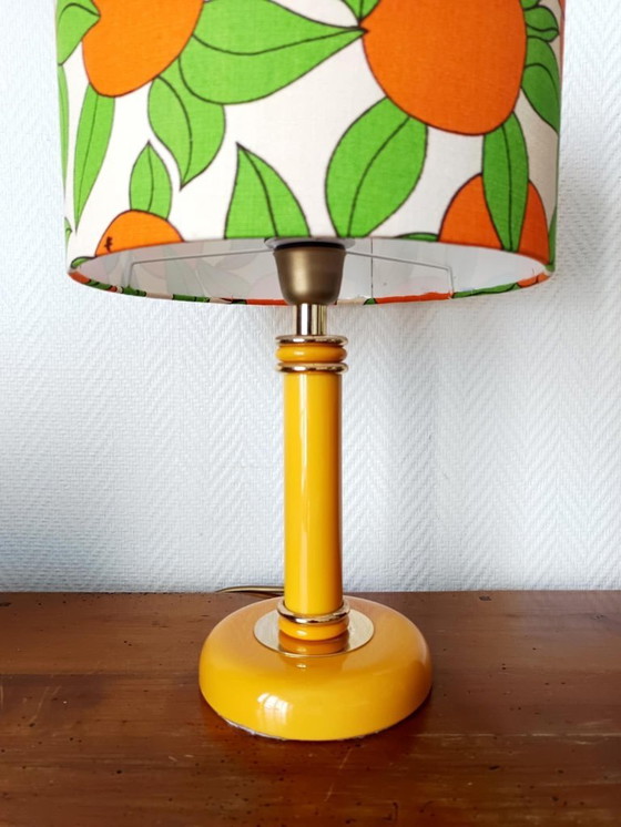 Image 1 of Lampe céramique jaune et abat jours aux oranges vintage 