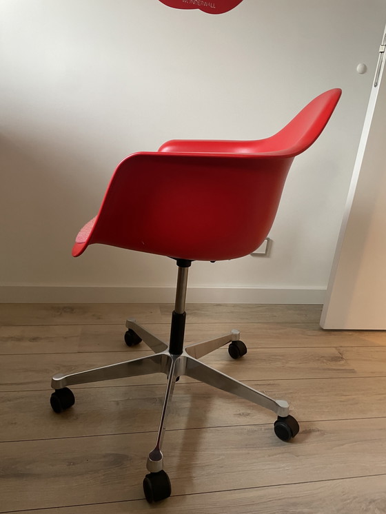 Image 1 of Vitra Eames PACC bureaustoel