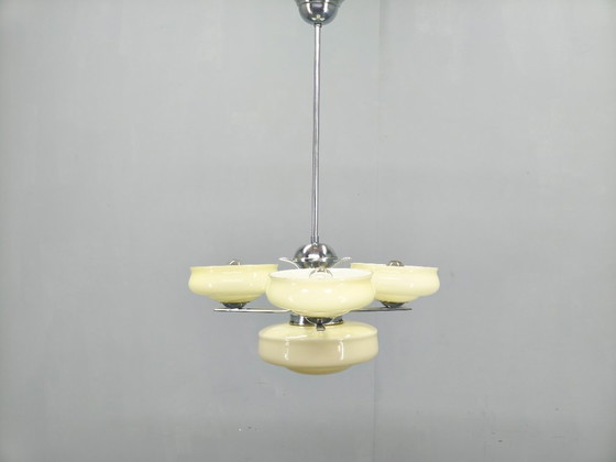 Image 1 of Lustre Bauhaus, Tchécoslovaquie, années 1930, suspension en verre opalin chromé