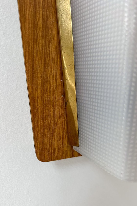 Pair of vintage perspex and wood Wall lights, France 1960, Gold (photo 4 of 6)