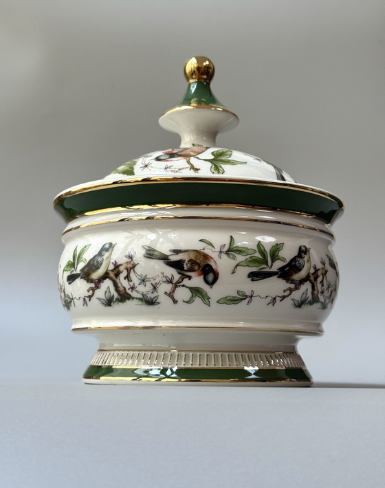 Image 1 of Fiorentine Italienische Porzellan Bonbonniere, handdekoriert, Vögel und Goldakzente