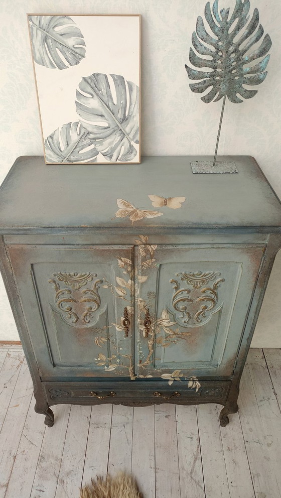 Image 1 of Wooden cabinet "Golden Florals"