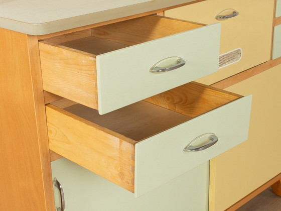 Image 1 of Charmant keukenkastje uit de jaren 50, vintage.