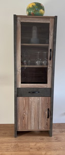 Beautiful display cabinet - practical and stylish!
