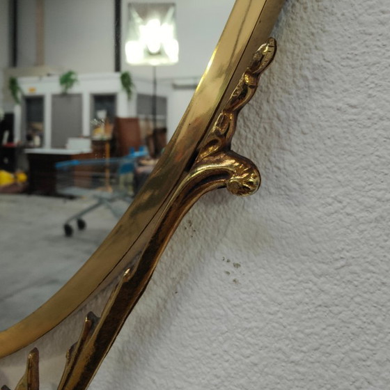Image 1 of Vintage Goudkleurige Ovale spiegel kuifspiegel schouwspiegel. Koper 