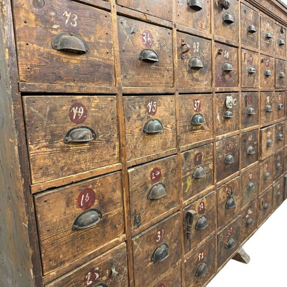 Image 1 of Gran cómoda antigua – mueble industrial con 48 cajones