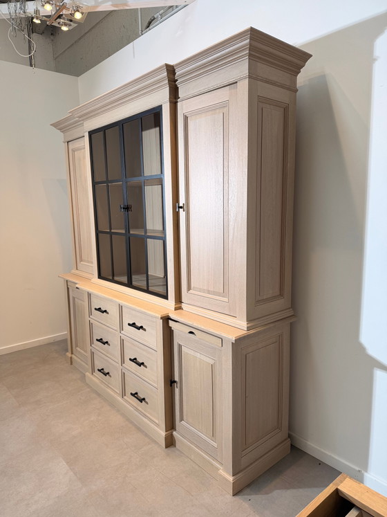 RR Interiors Oak Display Cabinet – Glass (photo 6 of 7)