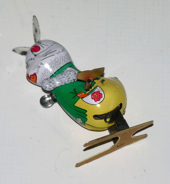 Image 1 of Wind-up Easter Bunny