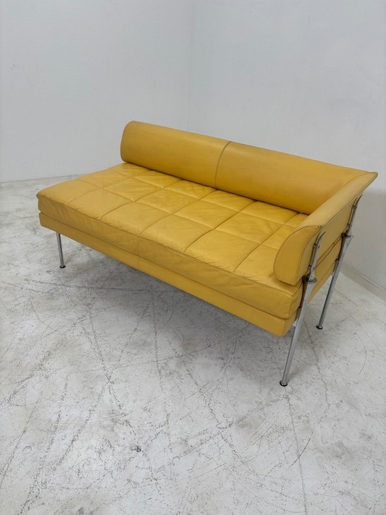 Image 1 of Poltrona Frau Hydra Castor disegnata da Luca Scacchetti