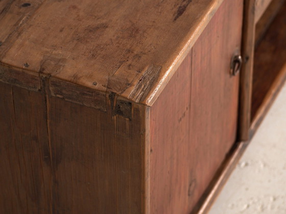 Antique low cabinet in pine wood – China, circa 1900 – Storage cabinet, Iron (photo 13 of 40)