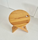 Sgabello pieghevole di design, in legno di pino, circa 1980