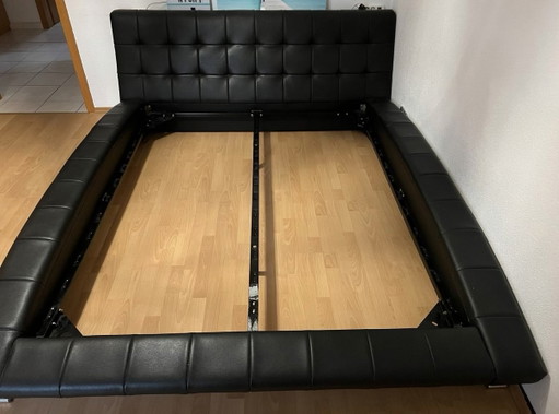 Cama de diseño en piel auténtica (160x200 cm) en color negro – modelo “Lille” / “Royal” – tweepersoonsbedden (photo 2 of 5)