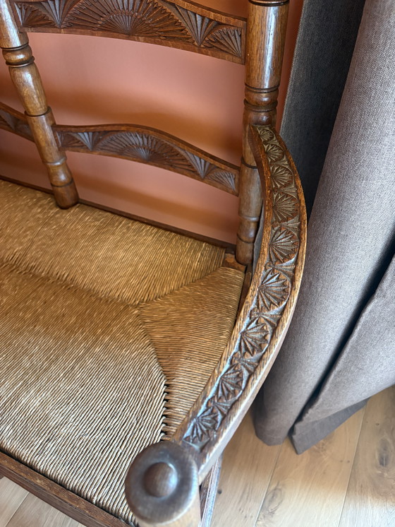 Image 1 of Banco antiguo de dos plazas trenzado de madera maciza tallada en madera frisia