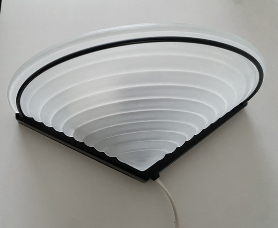 Image 1 of Lampada da parete in vetro e metallo in stile postmoderno/Memphis di Massive, vintage, circa 1980.