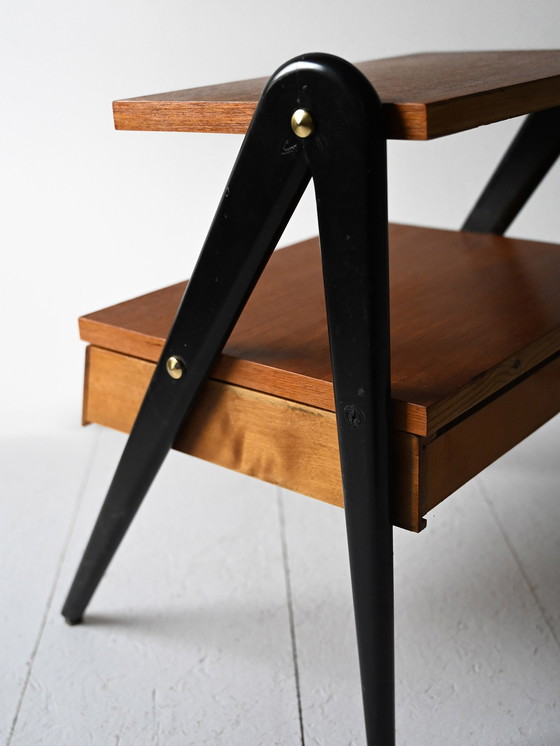 Image 1 of Paire de tables de nuit scandinaves des années 1960 avec détails noirs