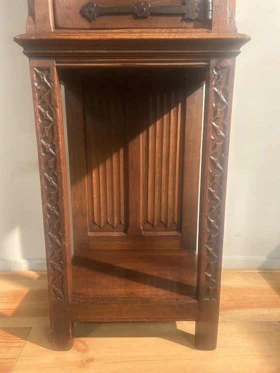 Image 1 of Gotische 1 deurskast 19de eeuw uit eik