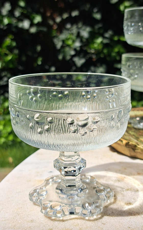 Image 1 of 18 vintage Champagne ijs coupes