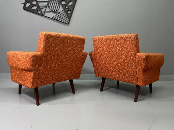 Image 1 of Een paar retro fauteuils, gestoffeerde loungestoelen uit het midden van de 20e eeuw, Tsjechisch/Centraal-Europees, midden 20e ee