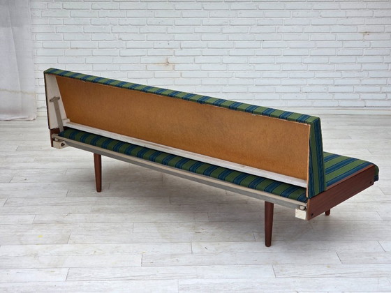 Image 1 of Daybed danese degli anni '70, mobili in lana, legno massiccio di teak, condizioni originali