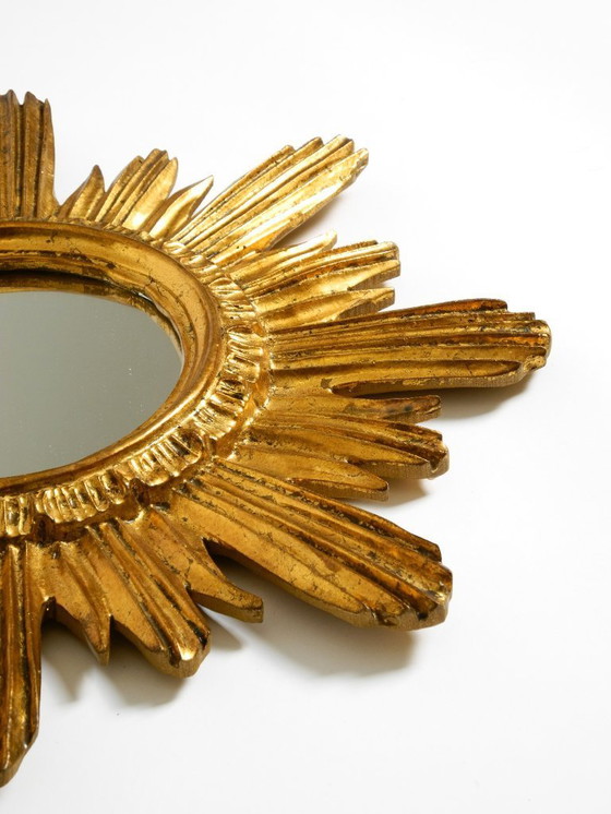 Image 1 of Bellissimo specchio da parete italiano del metà del secolo scorso in legno e resina, placcato oro