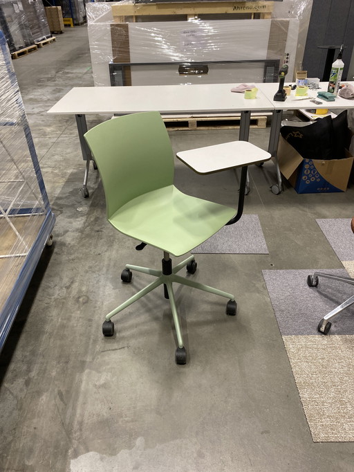 Sedia Ahrend Well con piattaforma girevole