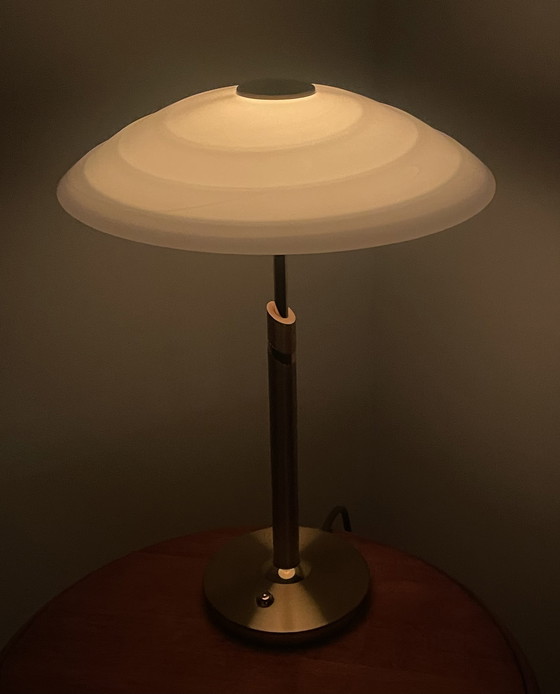 Image 1 of B+M Leuchten  Tafellamp  mat/gepolijst messing mat wit gevlamd glas  Jaren 90