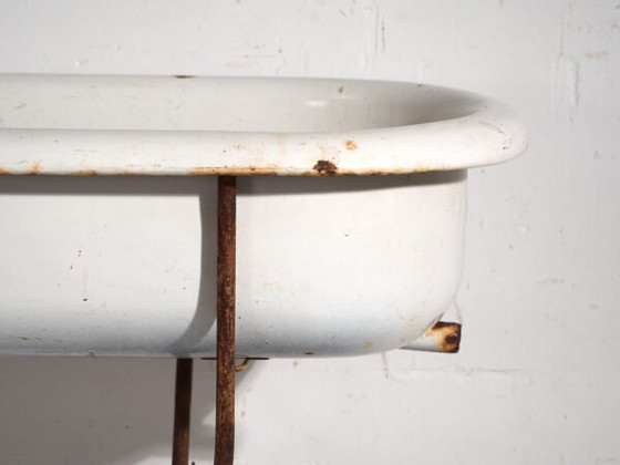Antique bathtub in enamelled iron – Central Europe, circa 1950 #3 – Decorative Objects, Industrieel (photo 37 of 40)