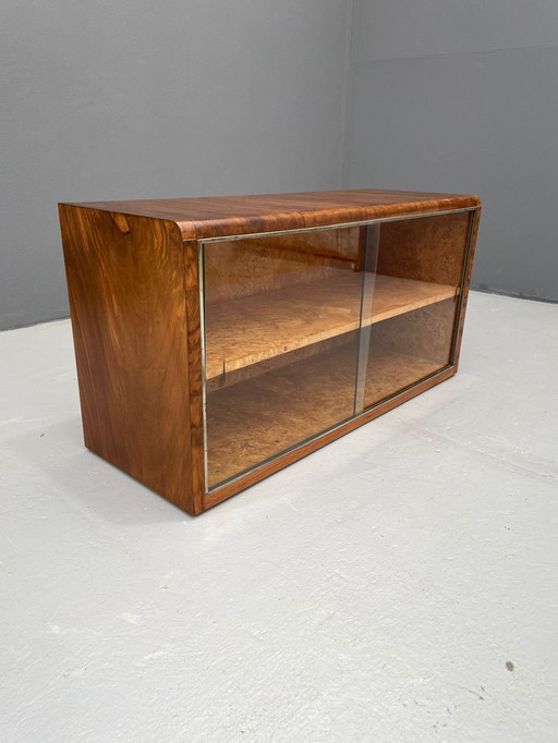 Vitrine rénovée Art Déco 1930 - Console TV en placage de noyer tchèque