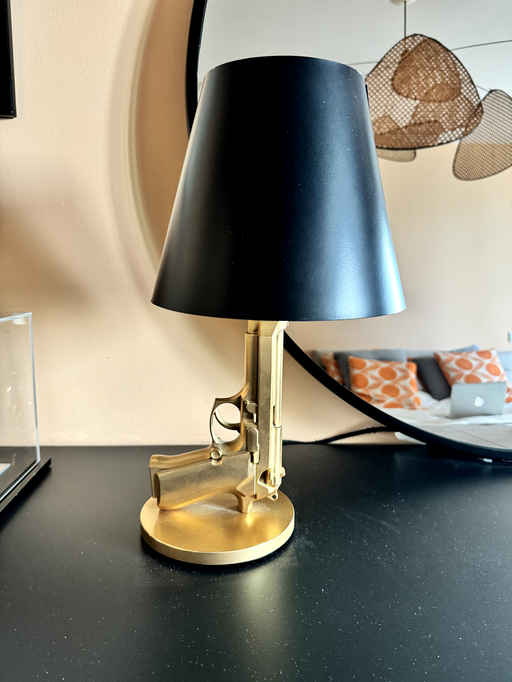 FLOS Gun table lamp