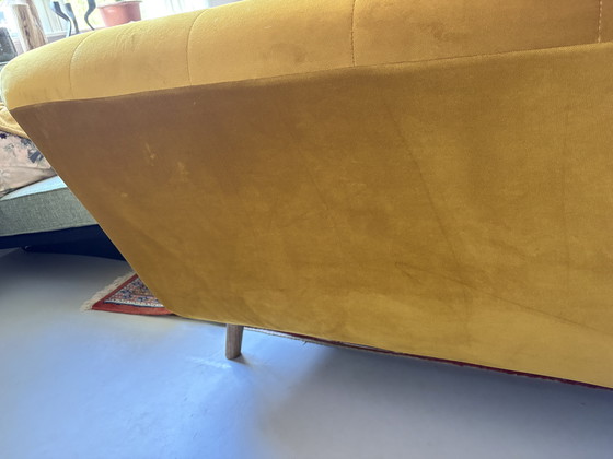 Image 1 of Homestock velvet sofa gold/yellow