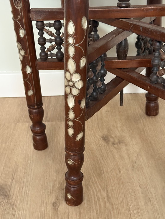 Image 1 of Table à thé orientale vintage