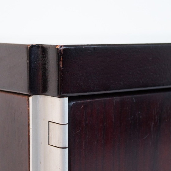 Image 1 of Moderne Italiaanse kast met metalen deurpaneel