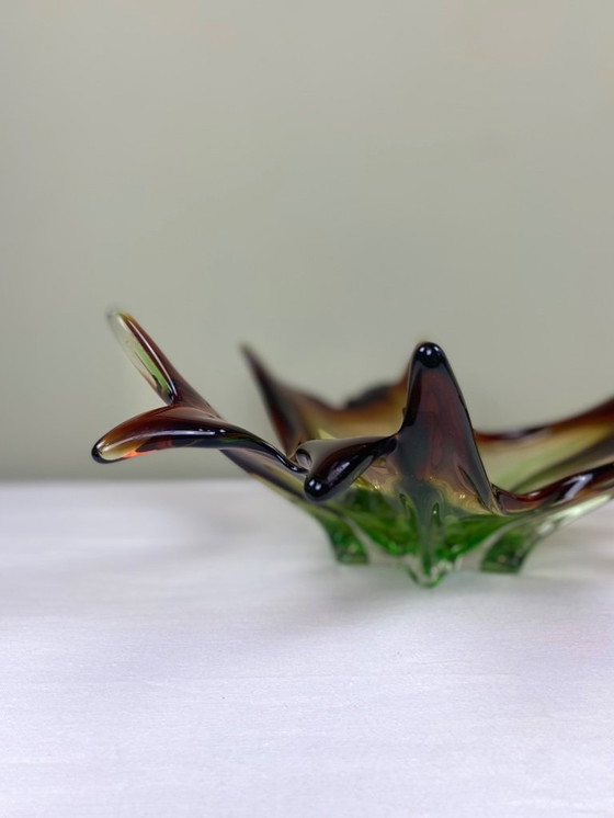 Große skulpturale Schale aus mundgeblasenem Glas – Dekorative Objekte (photo 2 of 10)