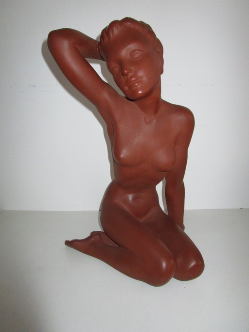 Nude figure