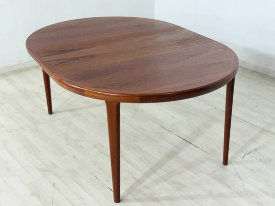 Danish Design Teak Round Dining Table - Extendable / Teak Dining Table / Mid Century Teak Table / – Wood (photo 8 of 18)