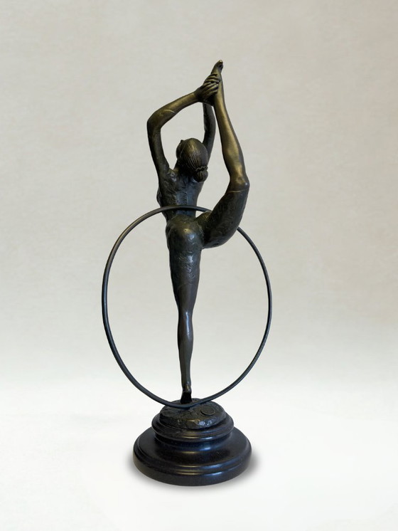Image 1 of Art Deco sculptuur – Hoepeldanseres – Decoratief brons – Gesigneerd P. Collinet – 39 cm